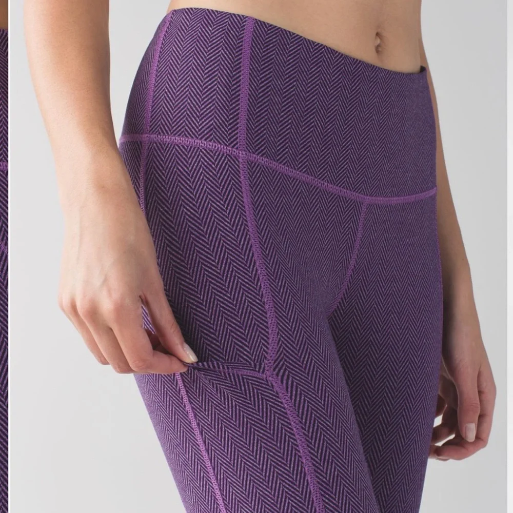 Lululemon Crop Leggings Size 4 Rebel Runner Grape & Black Herringbone Ankle Zip